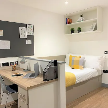 For Students Only Cosy Studios At Great Patrick Street Belfast Exterior photo