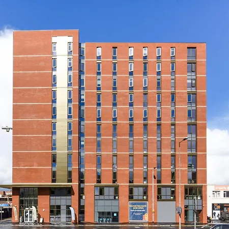 For Students Only Cosy Studios At Great Patrick Street Belfast Exterior photo