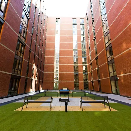 For Students Only Cosy Studios At Great Patrick Street Belfast Exterior photo